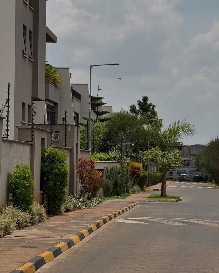 4 Bed Townhouse with En Suite in Langata - 2