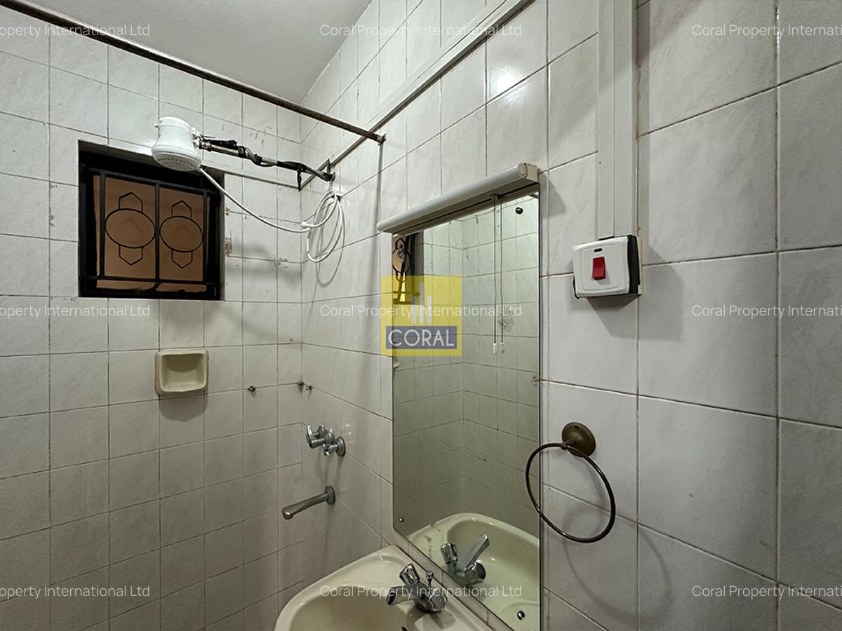 3 Bed Apartment in Parklands - 14