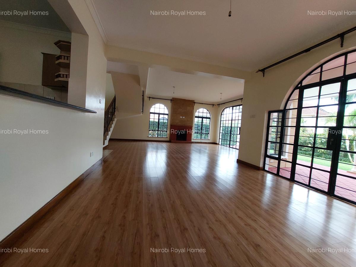 4 Bed House with En Suite at Meadows - 9