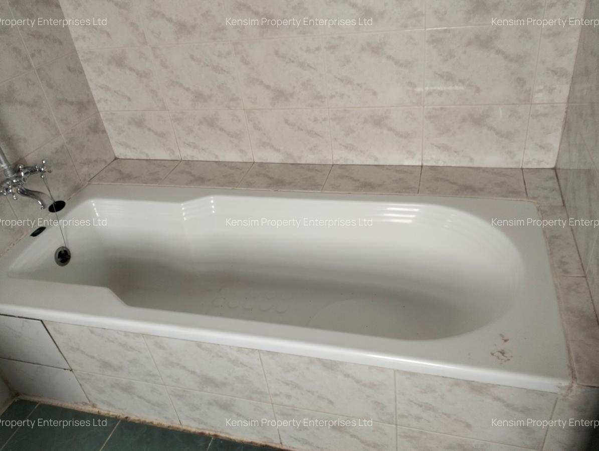 5 Bed Townhouse with En Suite in Riverside - 3