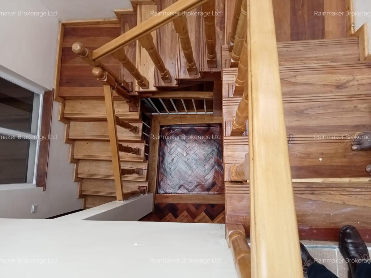 4 Bed House with En Suite in Spring Valley - 10