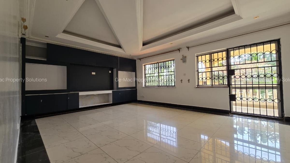 4 Bed Townhouse with En Suite in Lavington - 14