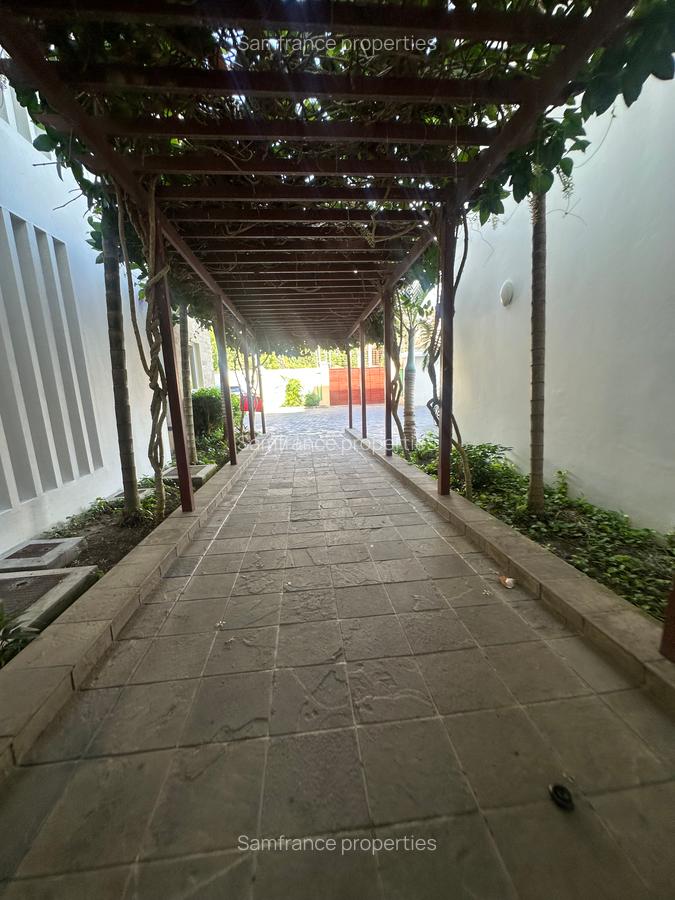 3 Bed Apartment with En Suite at Kenyatta Road - 6