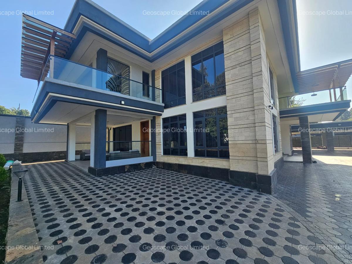 5 Bed House with En Suite in Runda - 4