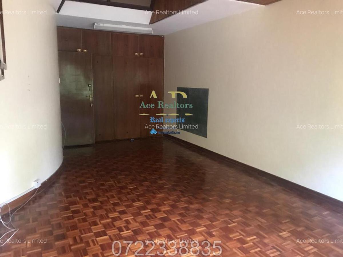 5 Bed Townhouse with En Suite at Rhapta Road - 8