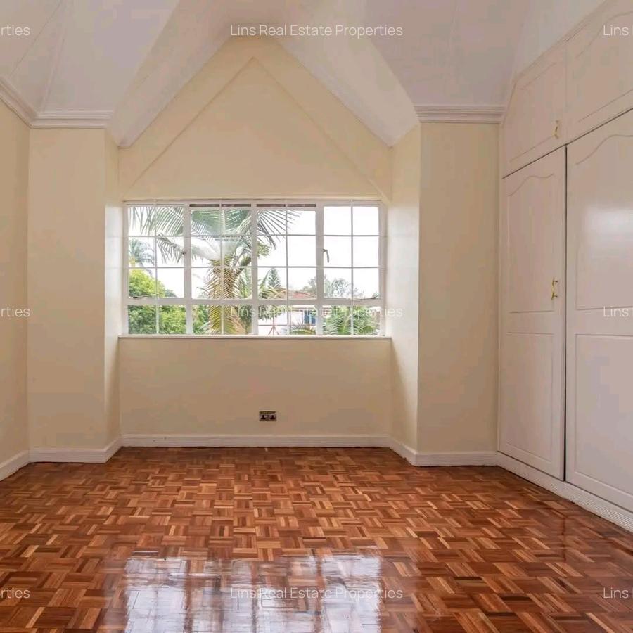 3 Bed Apartment with En Suite in Runda - 14