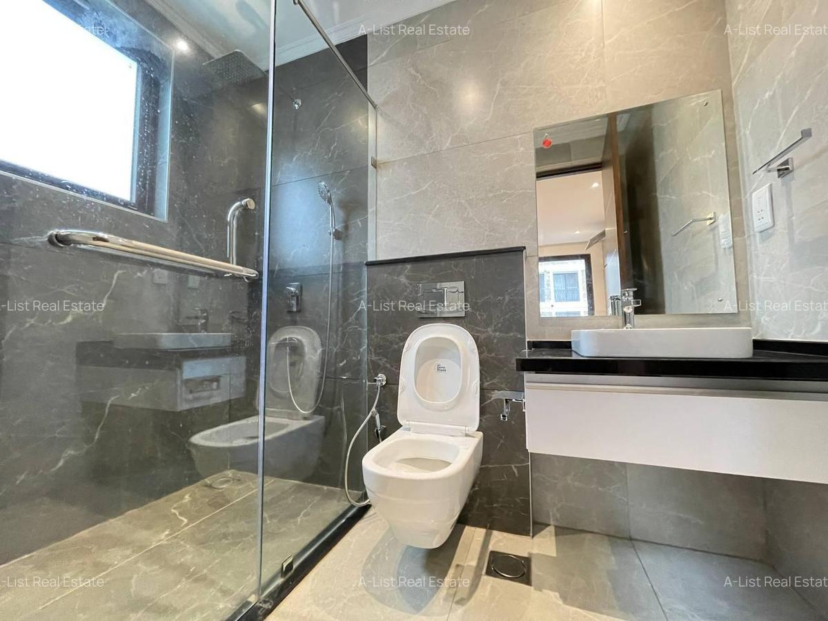 4 Bed Townhouse with En Suite at Peponi Road - 15