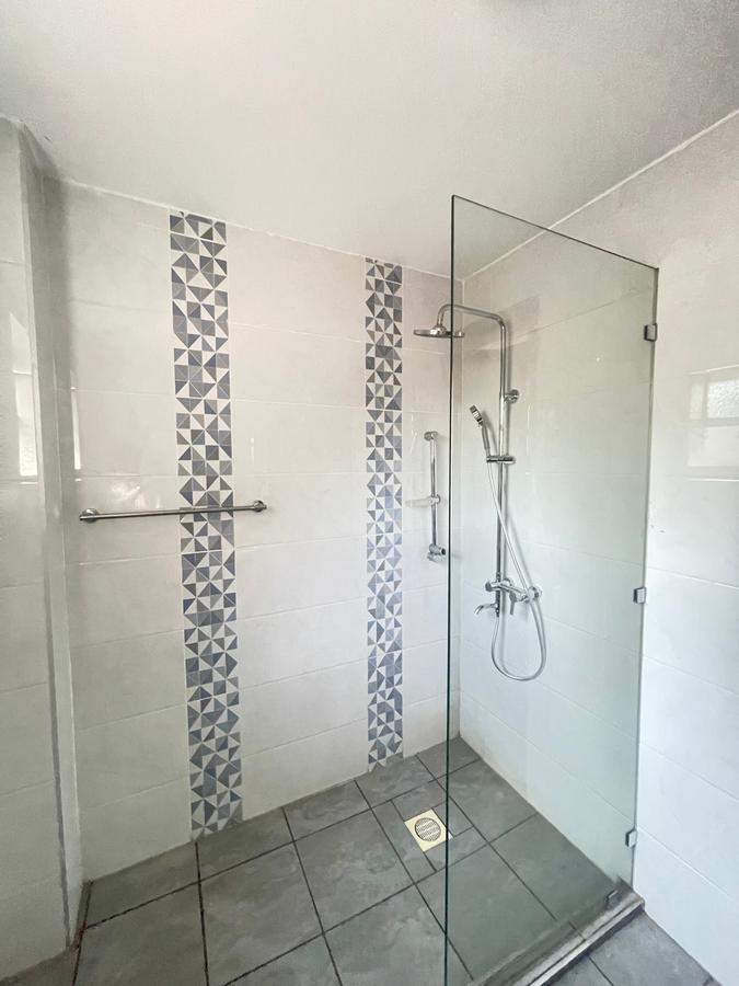 5 Bed Townhouse with En Suite in Lavington - 11