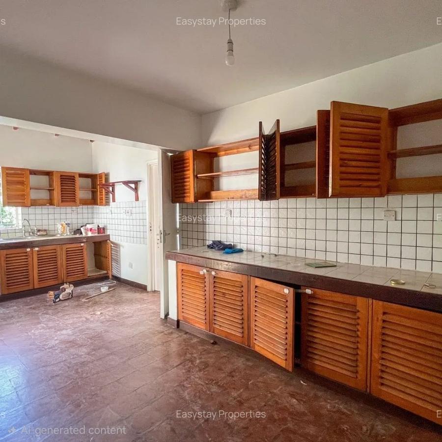 4 Bed Townhouse with En Suite in Riverside - 7