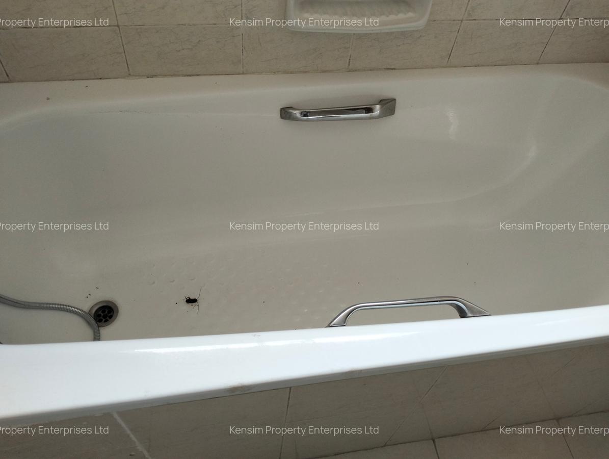 4 Bed Apartment with En Suite in Riverside - 19