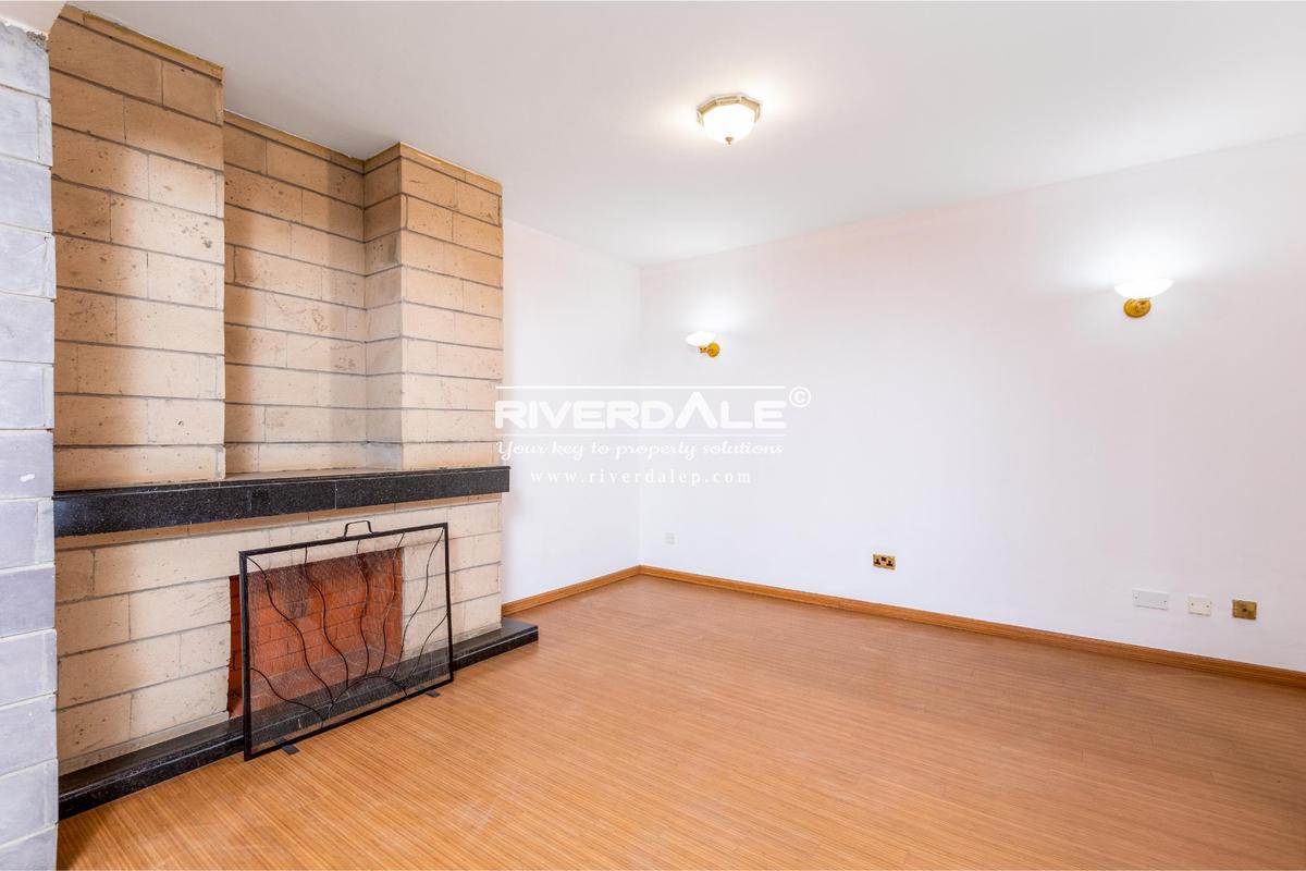 5 Bed Villa with En Suite in Lavington - 9