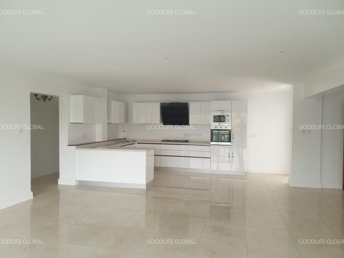 1 Bed Apartment with En Suite at Westlands - 4