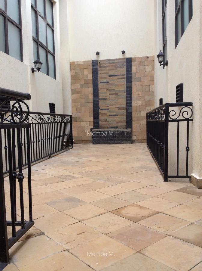 3 Bed Apartment with En Suite in Nyari - 19