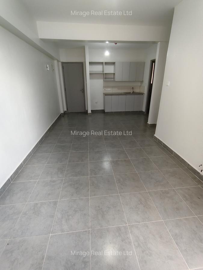 2 Bed Apartment with Swimming Pool in Garden Estate - 9