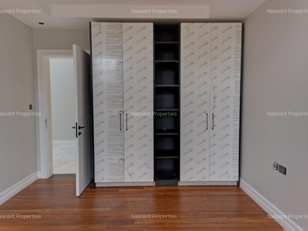 5 Bed Villa with En Suite in Loresho - 12