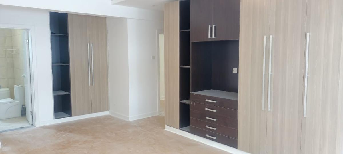 3 Bed Apartment with En Suite in Lavington - 12
