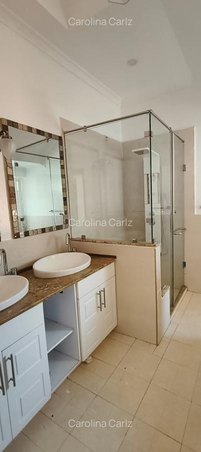 3 Bed Townhouse with En Suite at Nyari - 14