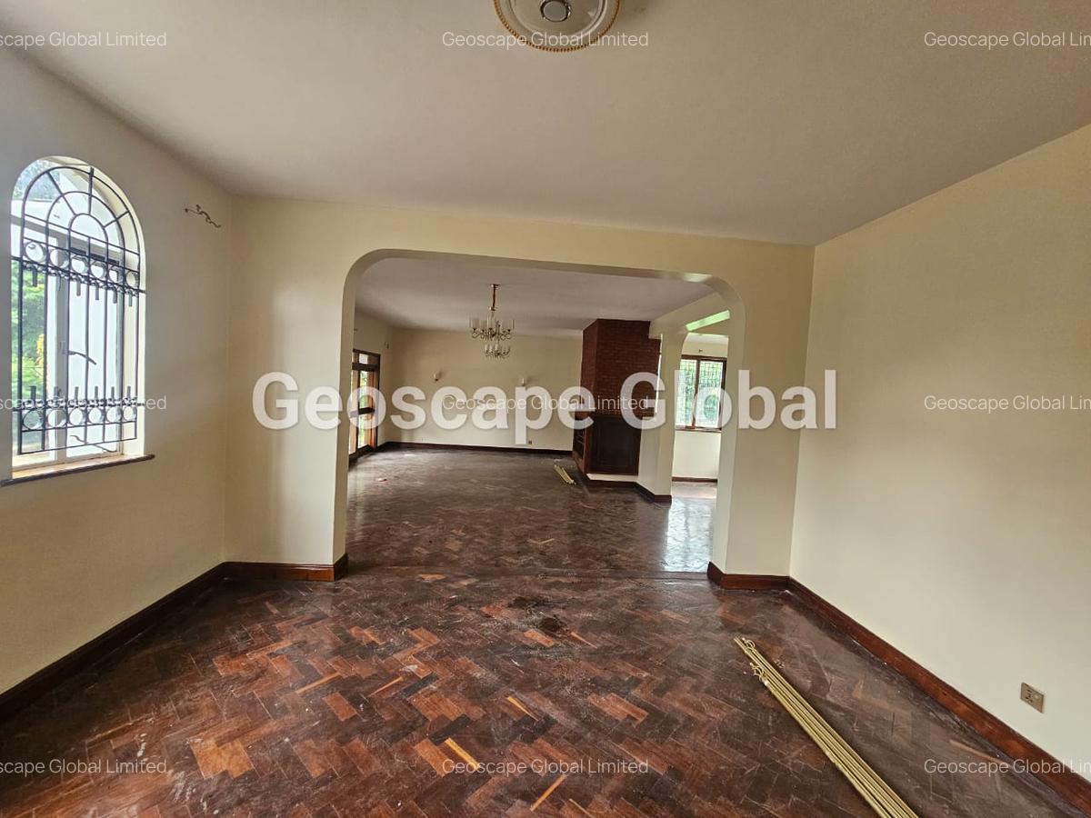 4 Bed House with En Suite in Muthaiga - 11