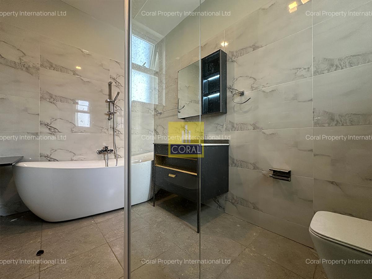 3 Bed Apartment in Riverside - 7