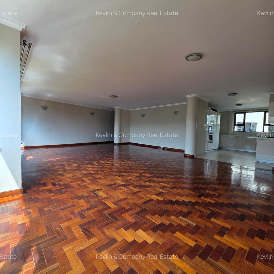 3 Bed Apartment with En Suite in Riverside - 1