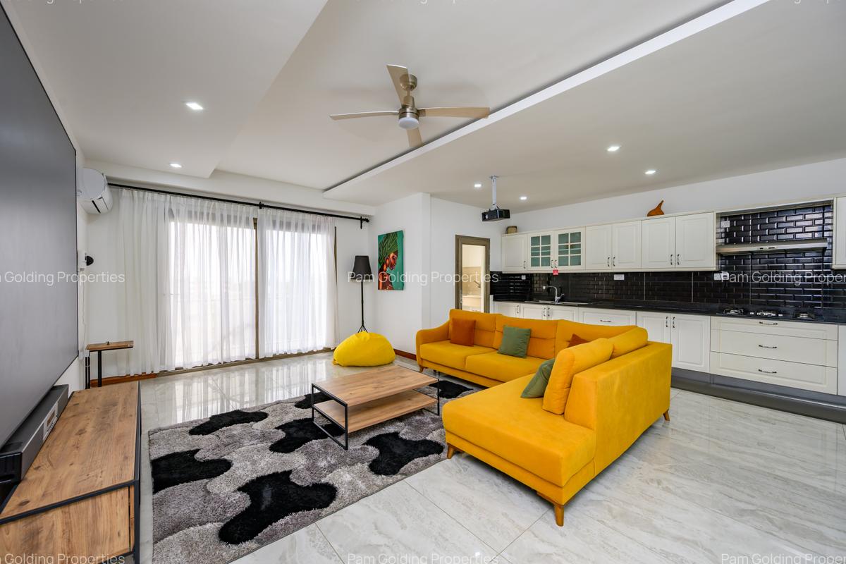 Serviced 2 Bed Apartment with En Suite at 1St Avenue - 2