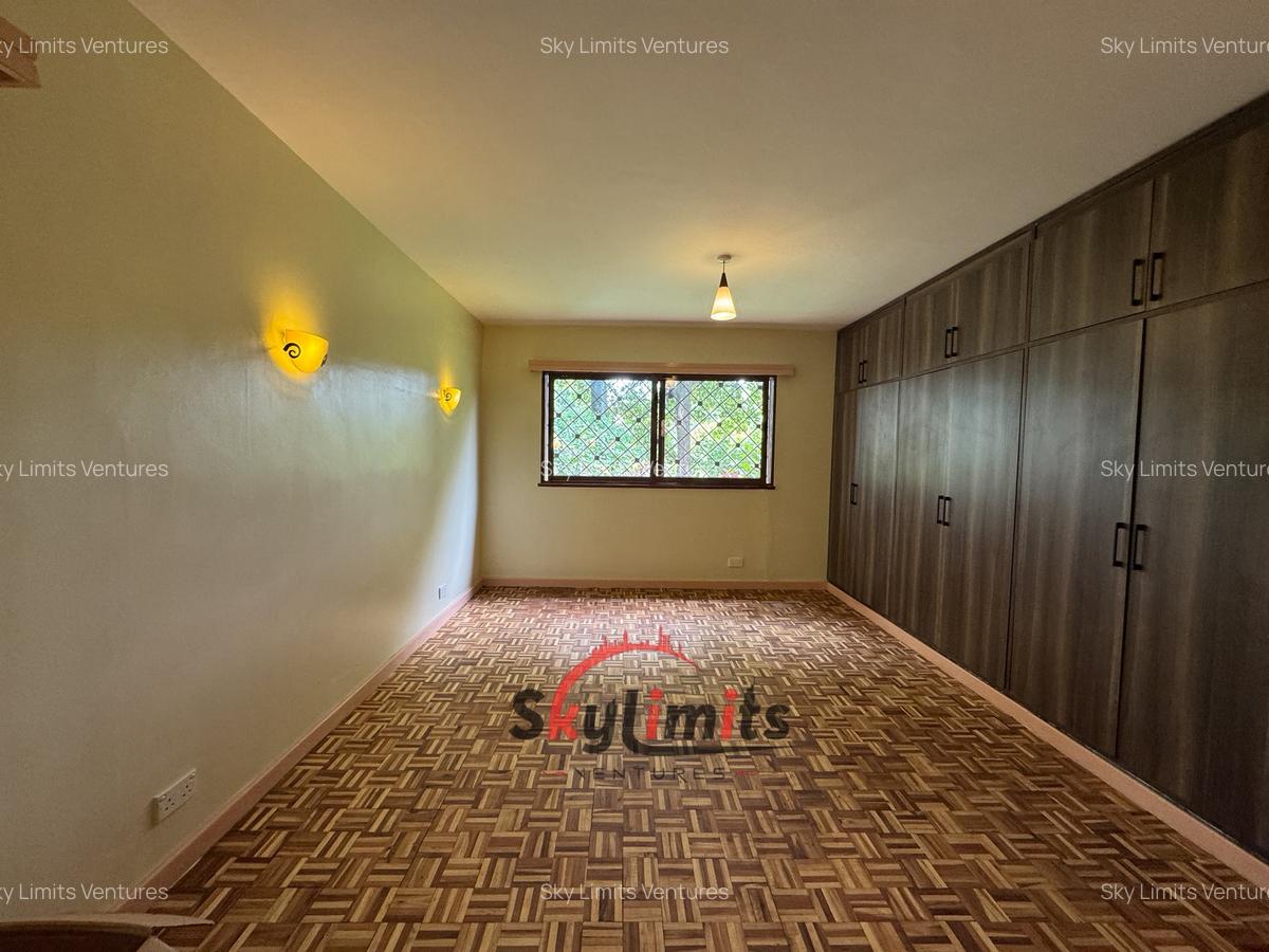 3 Bed House with Garden at Lavington - 8