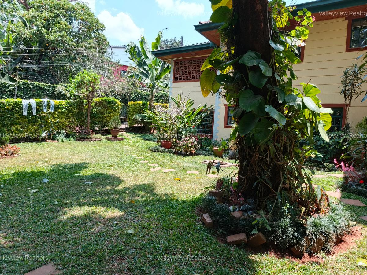 4 Bed Townhouse with En Suite at Lavington - 9