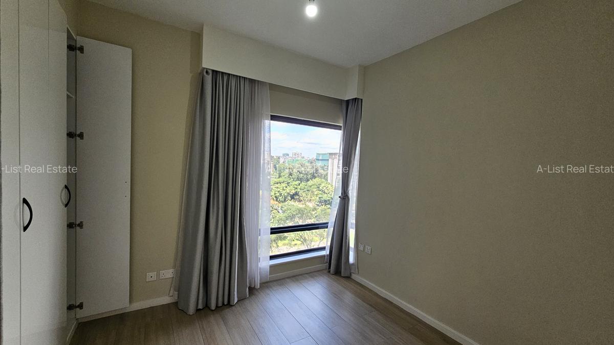 2 Bed Apartment with En Suite at Riverside - 17