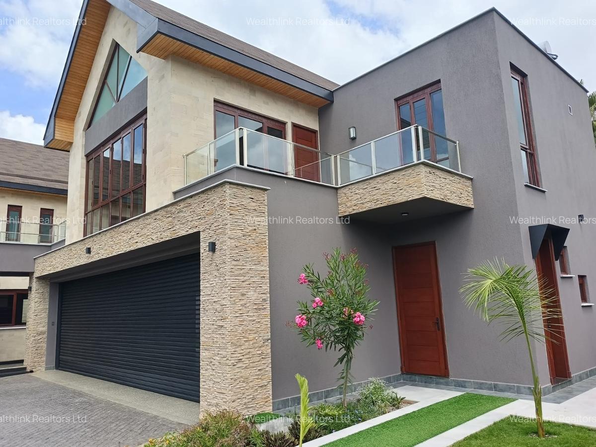 5 Bed House with En Suite at Runda - 4