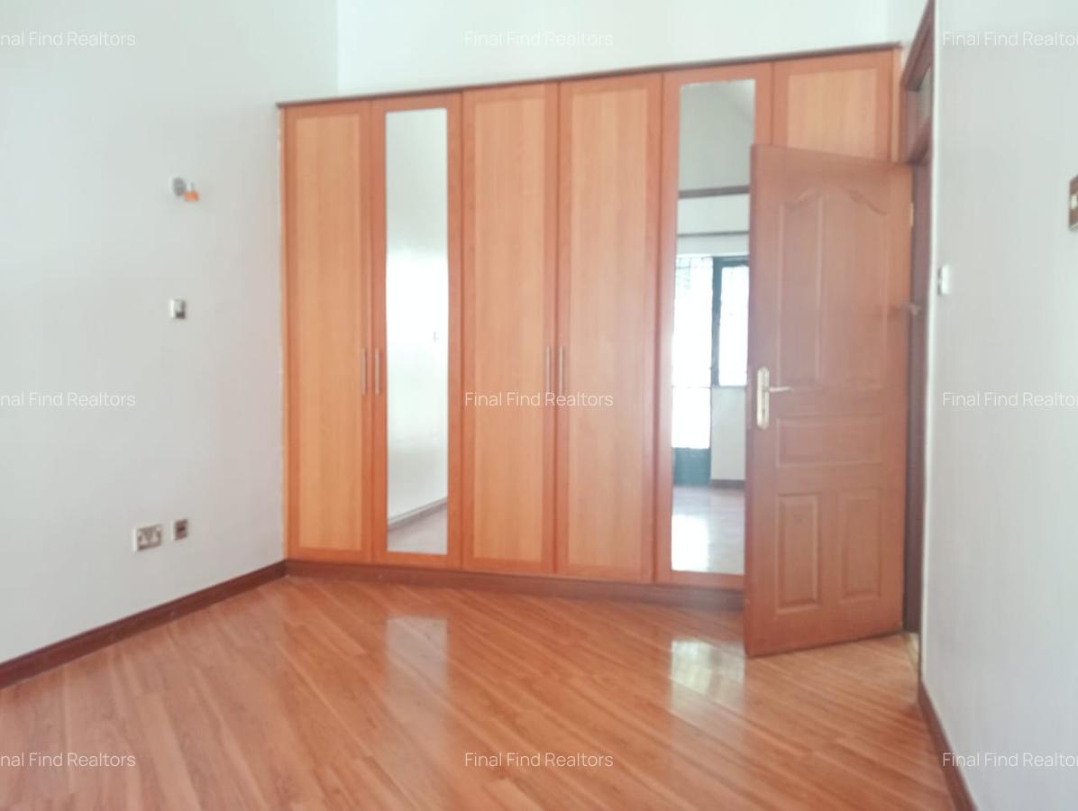 4 Bed Townhouse with En Suite in Westlands Area - 10