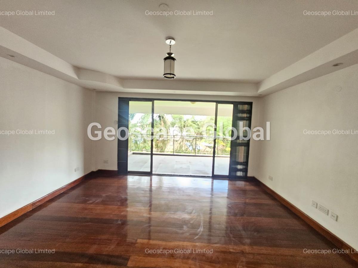 5 Bed Townhouse with En Suite in Lavington - 3