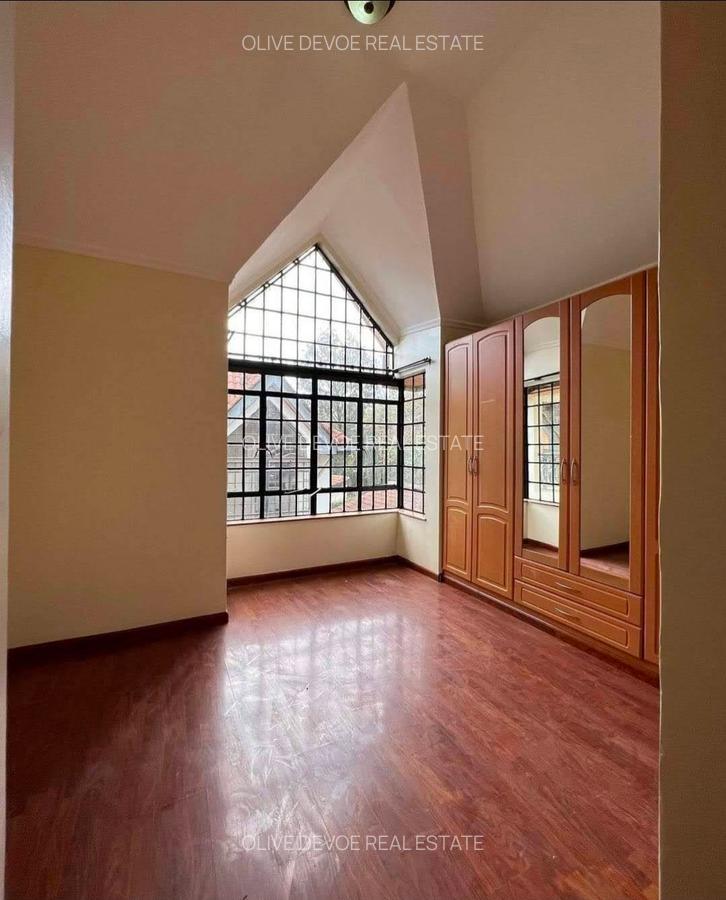 5 Bed Townhouse with En Suite in Lavington - 7