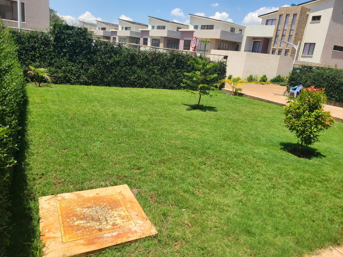 4 Bed Villa with En Suite in Runda - 20