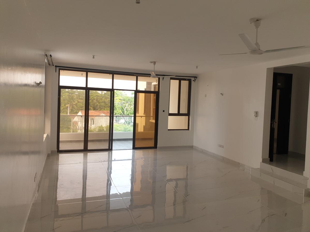 3 Bed Apartment with En Suite at Nyali - 10