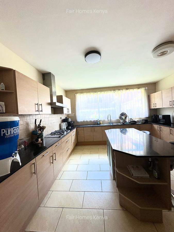 4 Bed Townhouse with En Suite at Convent Drive - 10