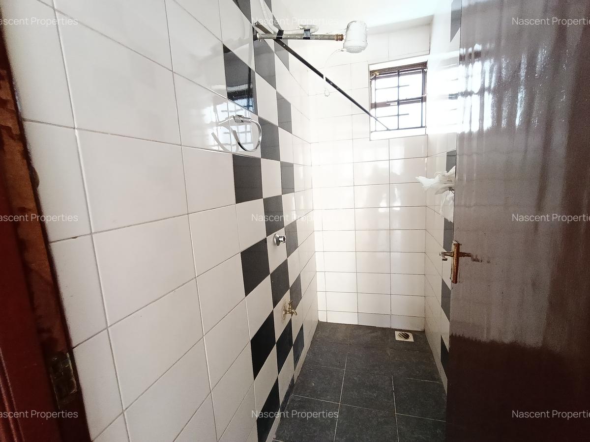 4 Bed House with En Suite in Runda - 20