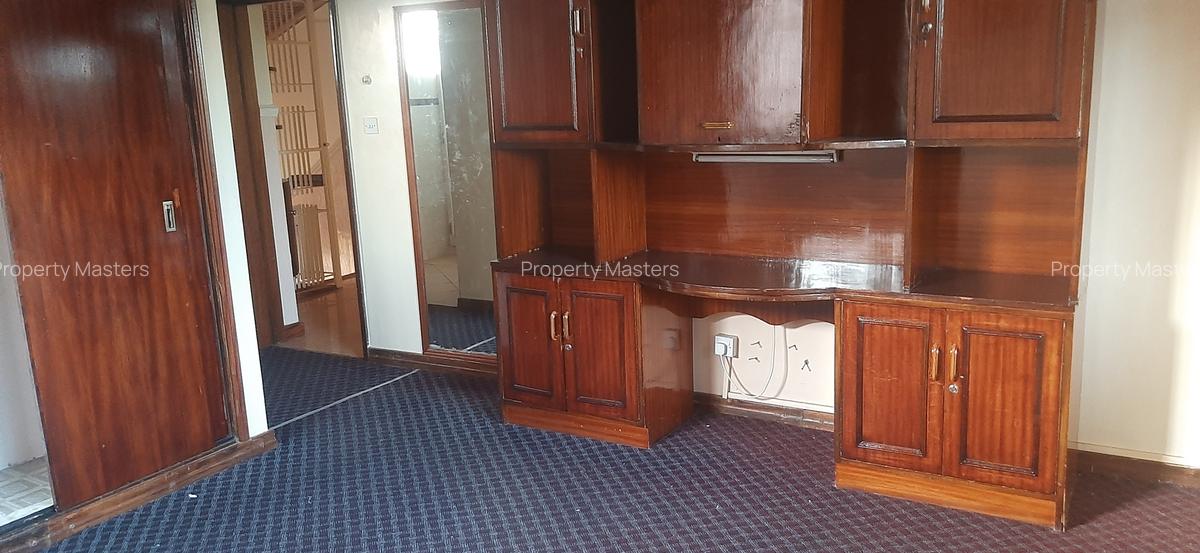 5 Bed House with En Suite at Duom Palm Street - 5