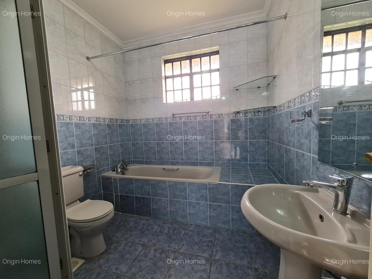 3 Bed Apartment with En Suite at Kilimani - 14