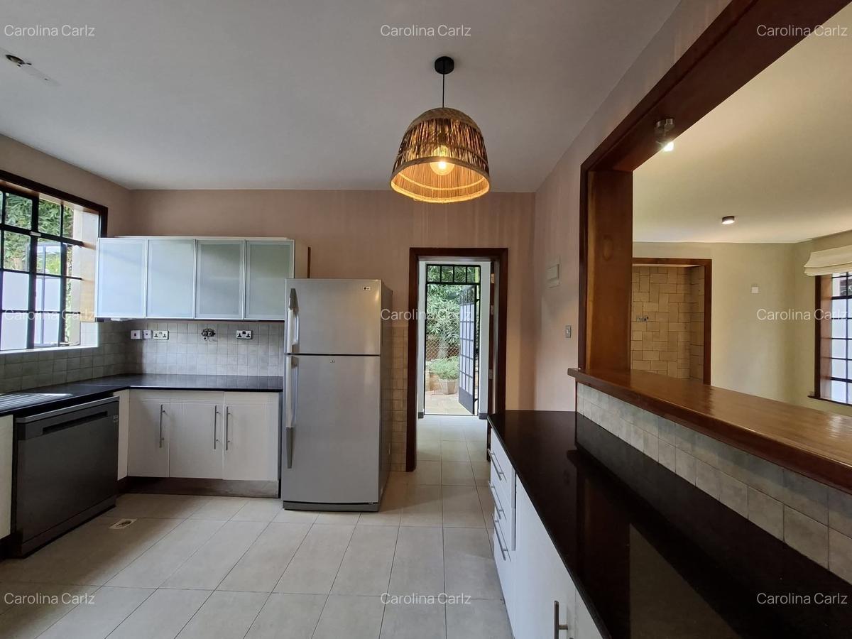 2 Bed Townhouse with En Suite at Lakeview - 15