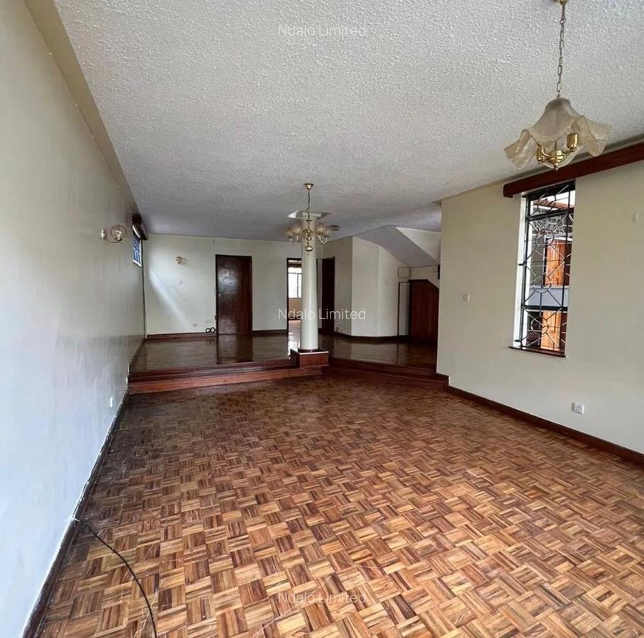 4 Bed Townhouse with En Suite at Lavington - 13