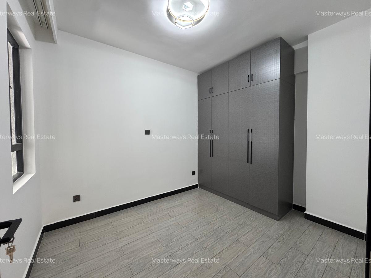 2 Bed Apartment with En Suite in Lavington - 4