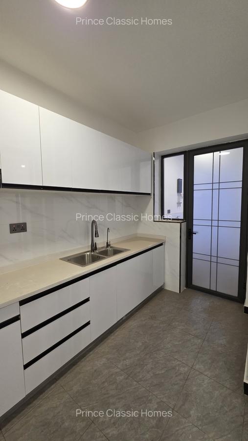 2 Bed Apartment with En Suite in Lavington - 10