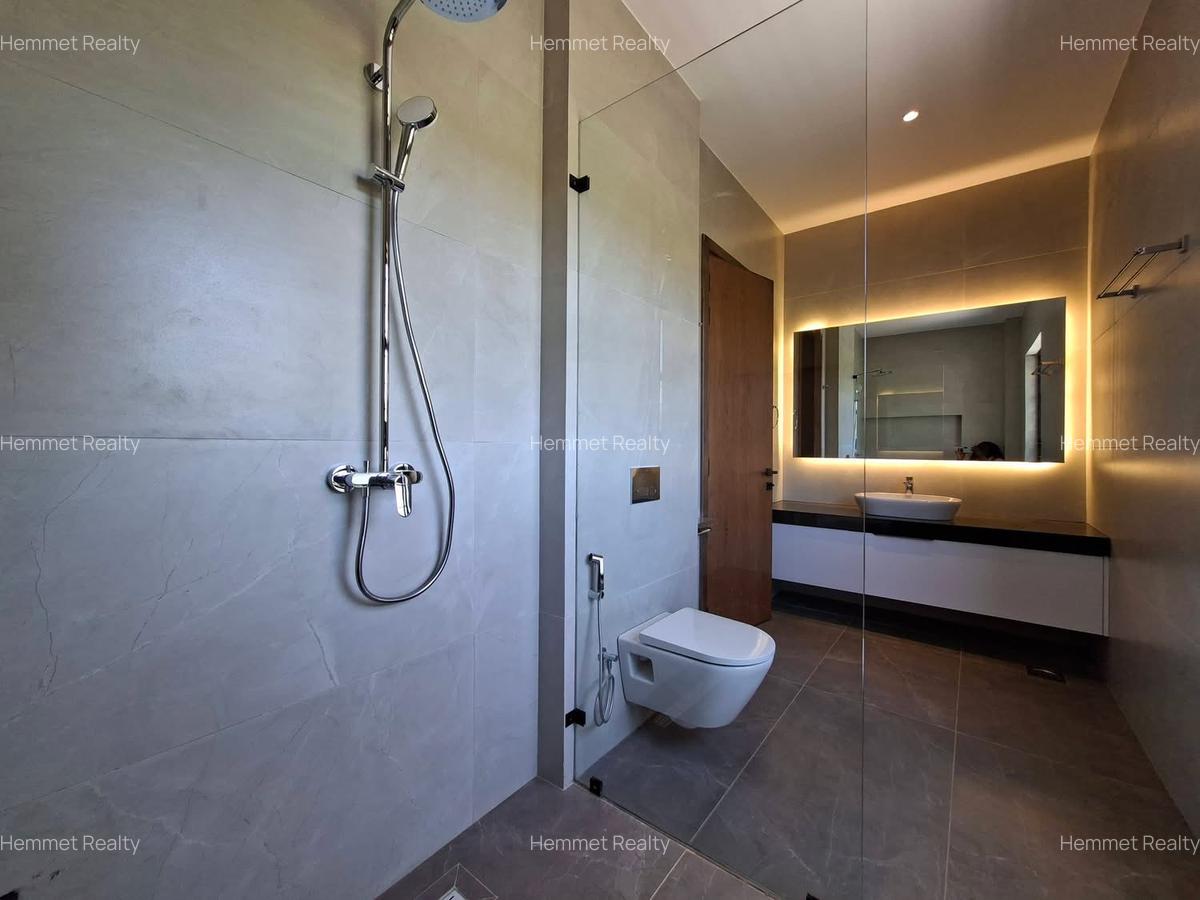 4 Bed Apartment with En Suite in Loresho - 9