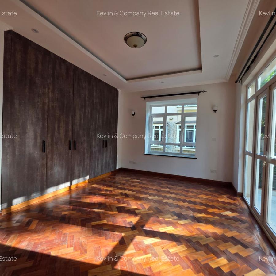 6 Bed Villa with En Suite in Lavington - 15