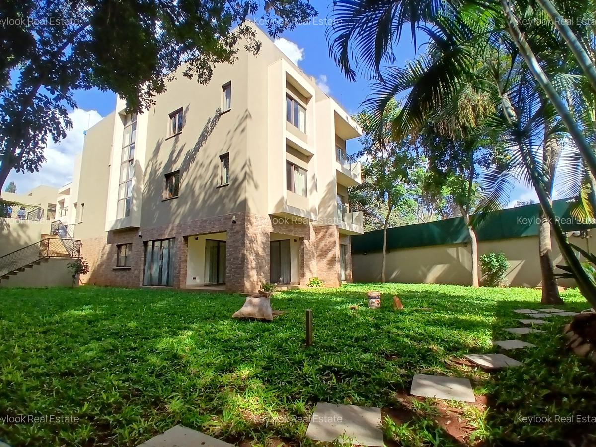 5 Bed Townhouse with En Suite at Lavington Green - 15