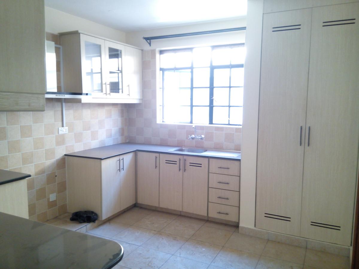 3 Bed Apartment with En Suite at Riverside Drive - 7