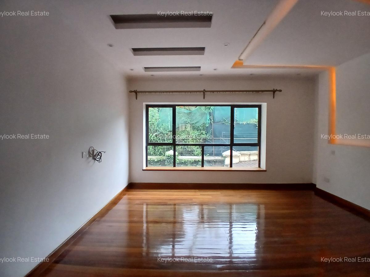 4 Bed Townhouse with En Suite in Lavington - 13