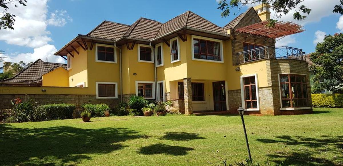 5 Bed House with En Suite in Runda - 1