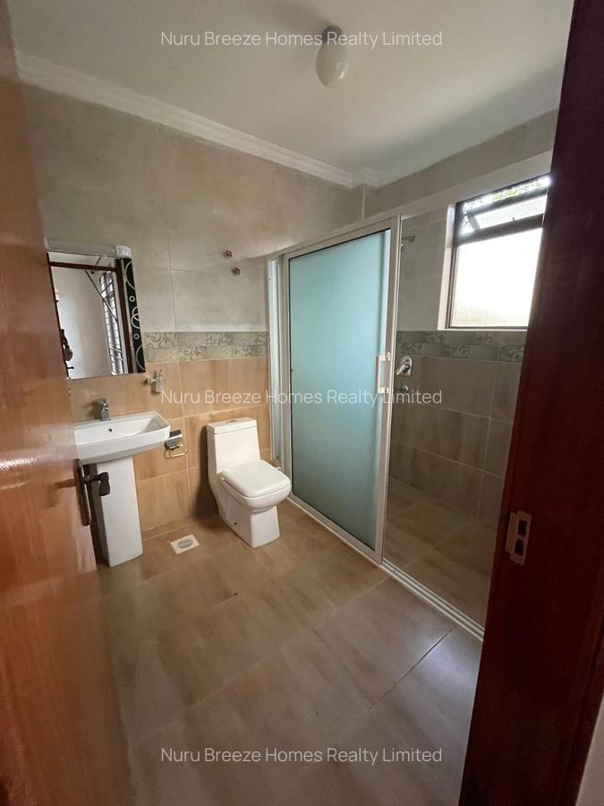 5 Bed Townhouse with En Suite in Lavington - 12