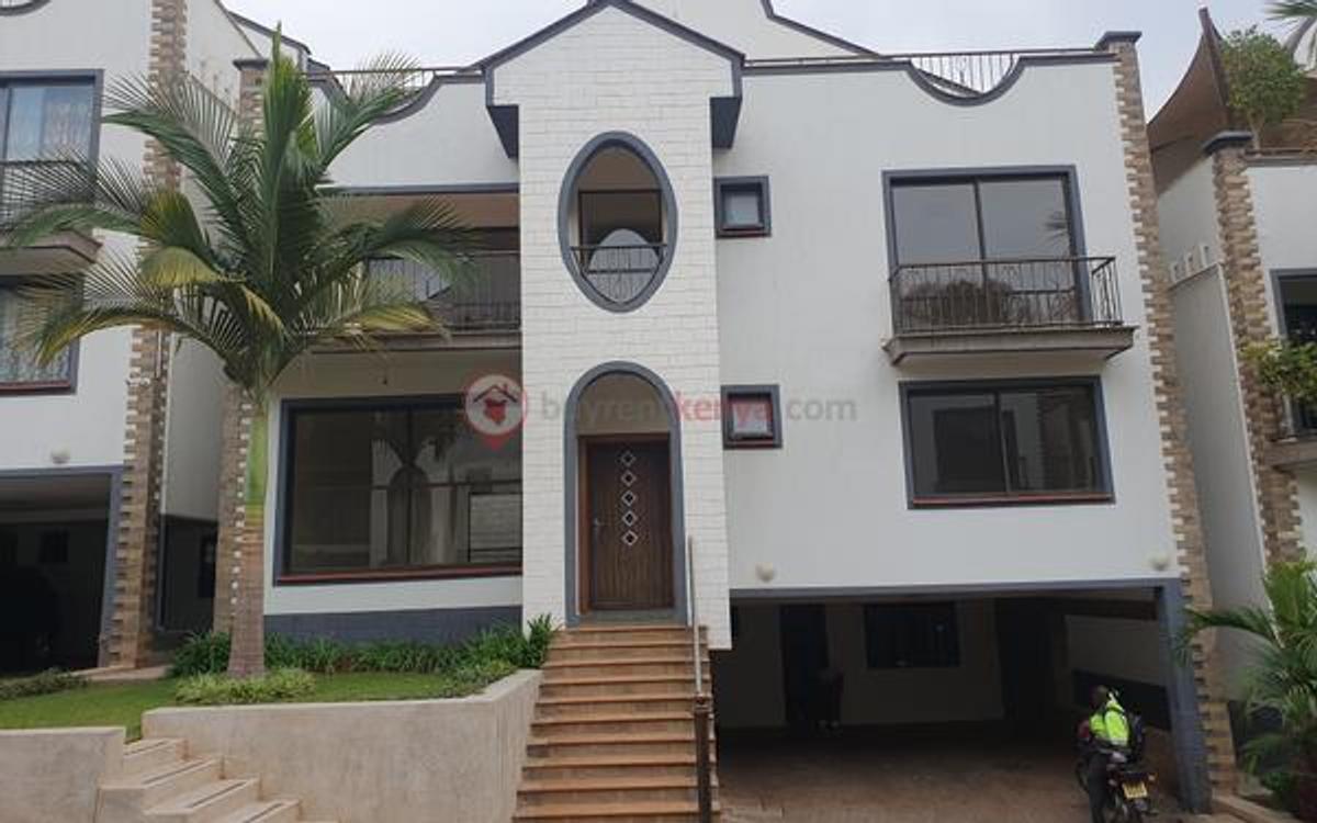 5 Bed House with En Suite at Lavington - 2